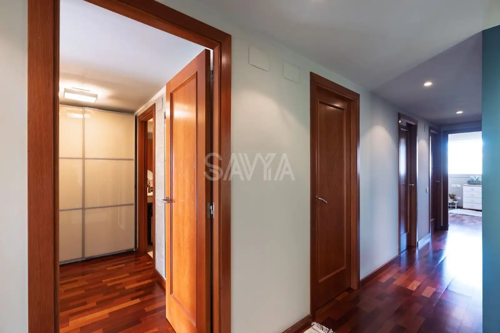 Ático en venta en L'Hospitalet de Llobregat con Aire acondicionado, Calefacción y Parquet