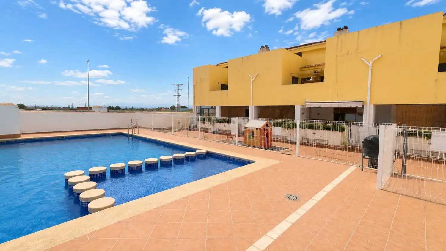 Piscina de Ático de alquiler en Oeste