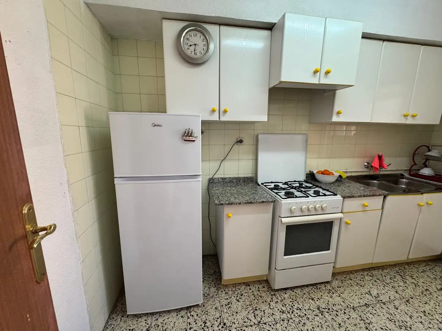 Kitchen of Apartments for rent in El Campello  with Terrace, Furnished and Oven