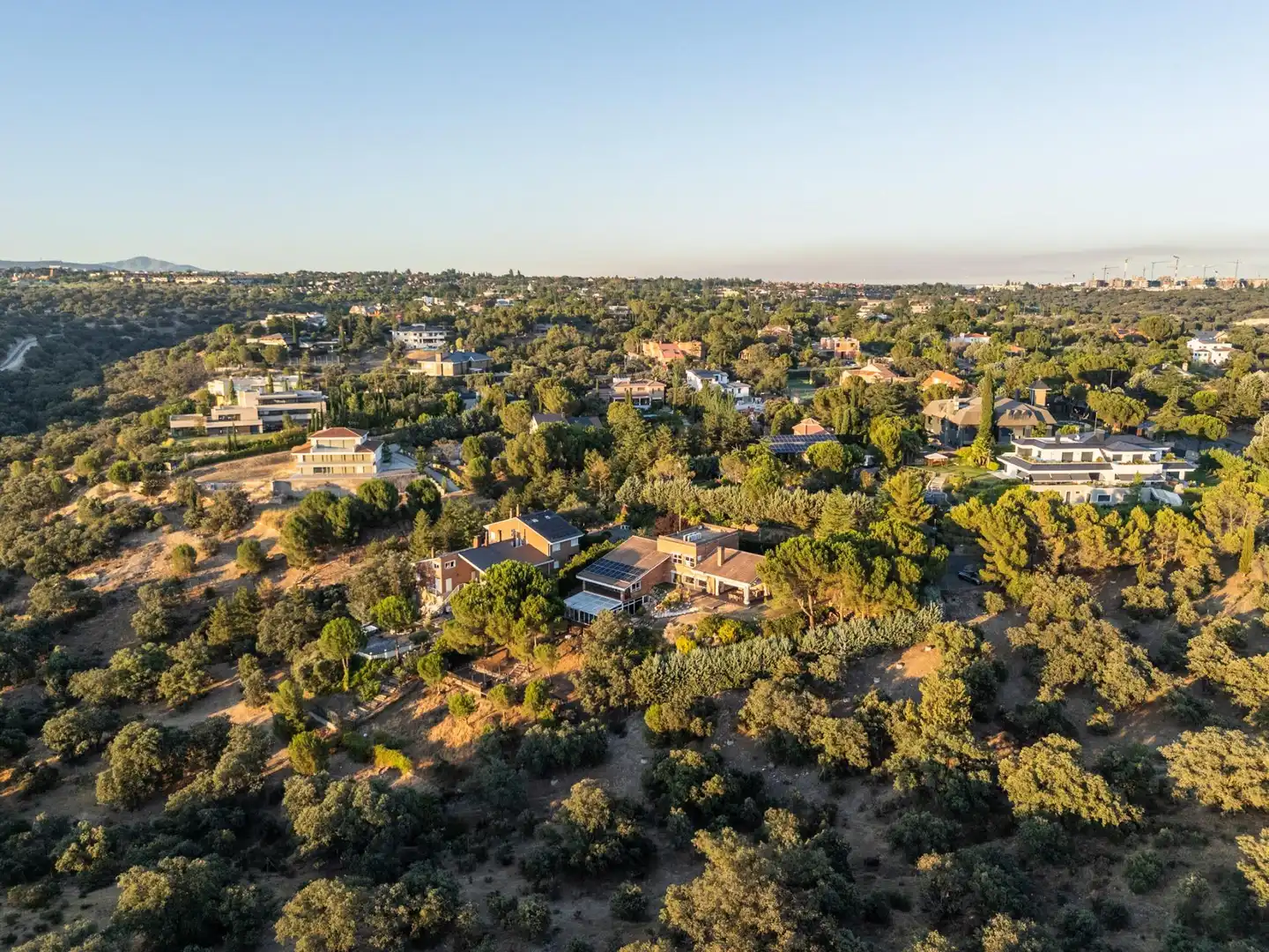 Vista exterior de Casa o xalet en venda en Las Rozas de Madrid amb Aire condicionat, Calefacció i Jardí privat