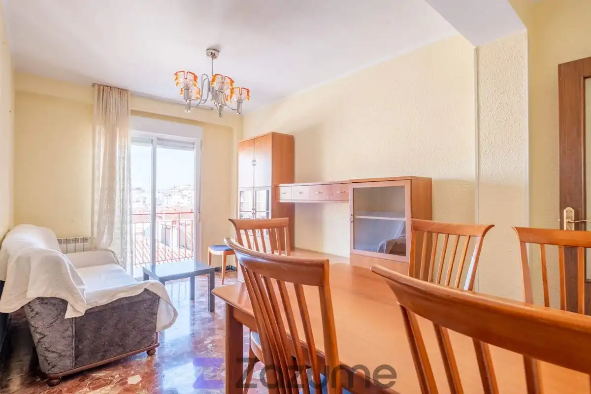 Flat with lift to rent in C. de Andrés Vicente