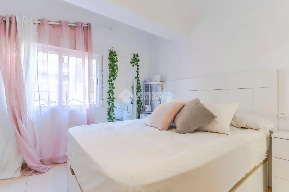 Bedroom of Flat for sale in Motril
