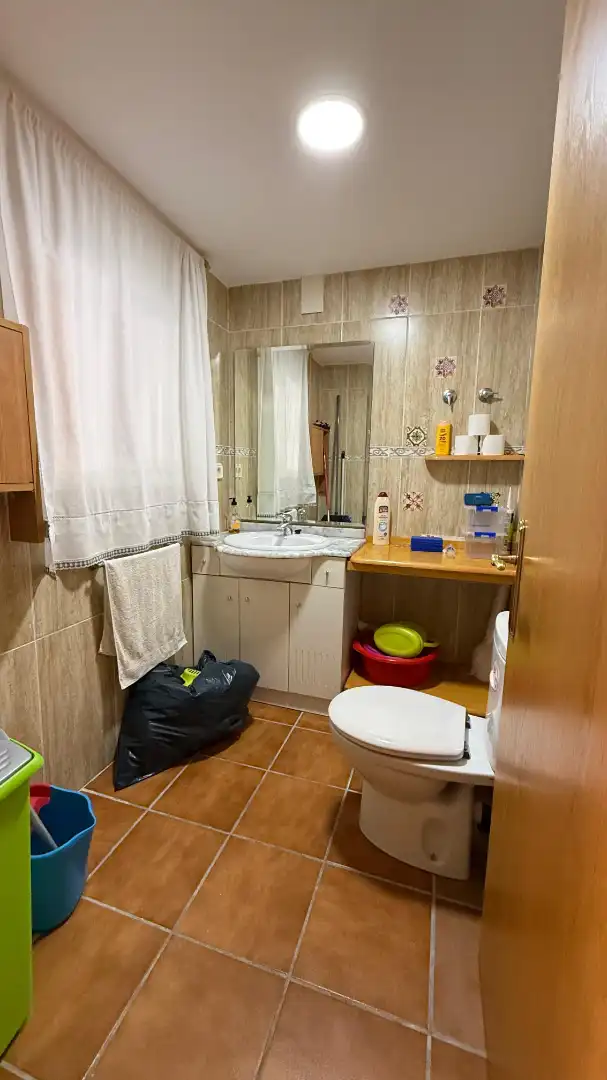 Baño de Casa adosada en venta en Roda de Berà con Calefacción, Jardín privado y Terraza