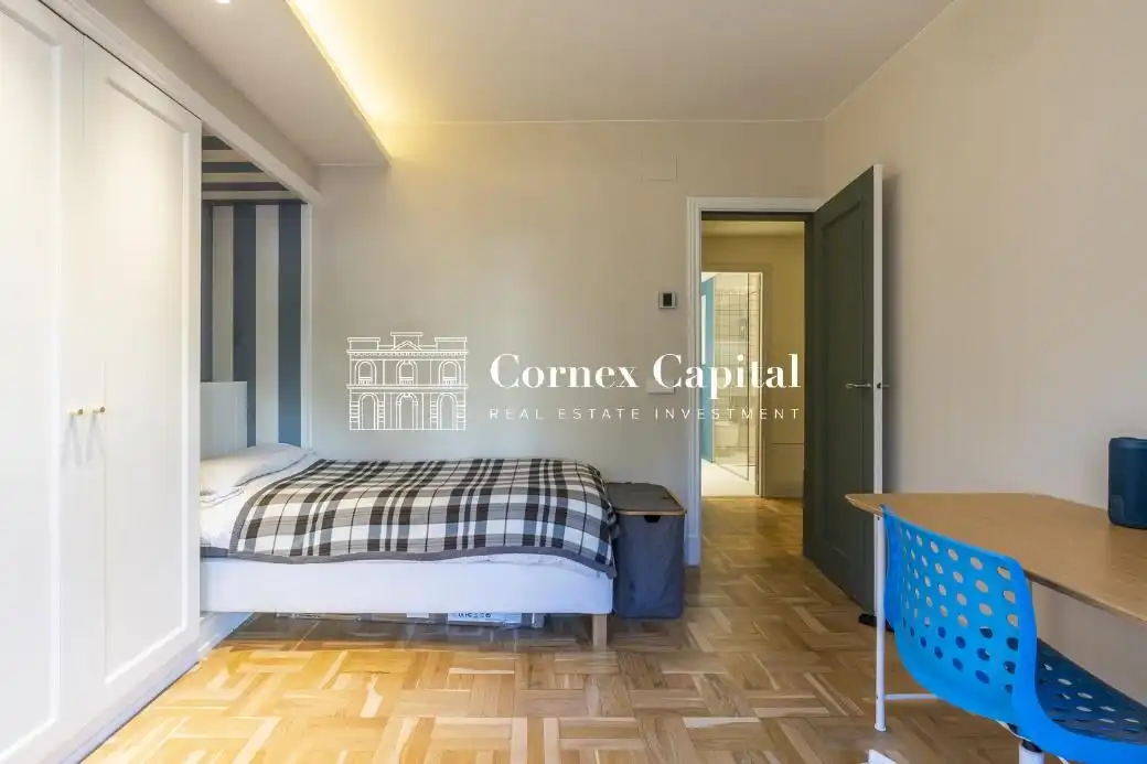 Habitación de Piso en venta en Barcelona con Aire acondicionado, Terraza y Trastero