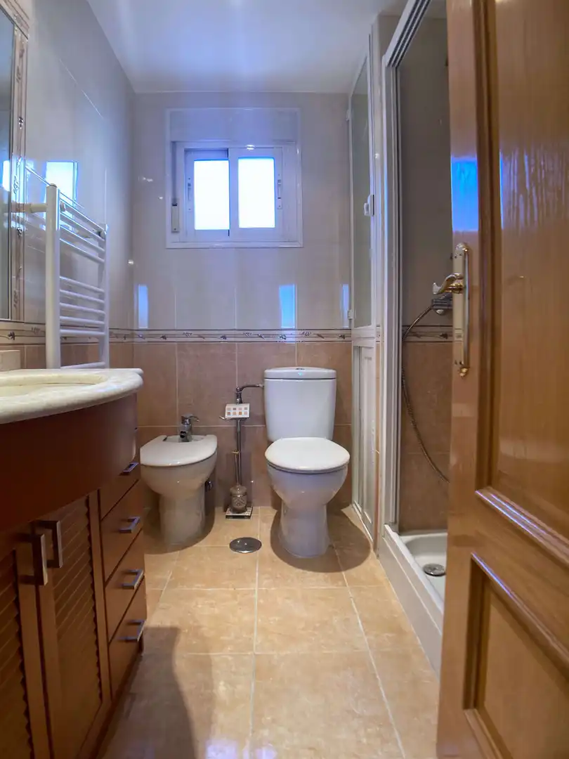 Bathroom of Flat for rent in Móstoles  with Air Conditioner, Heating and Parquet flooring