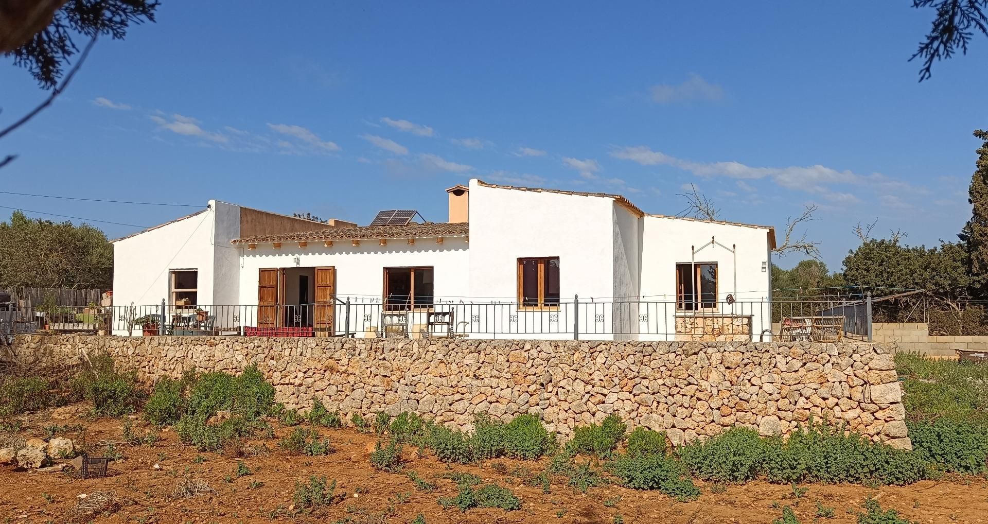 Vista exterior de Finca rústica en venta en Sant Llorenç des Cardassar con Calefacción, Jardín privado y Terraza