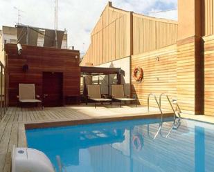 Piscina de Casa adosada en venda en  Barcelona Capital amb Aire condicionat, Parquet i Terrassa