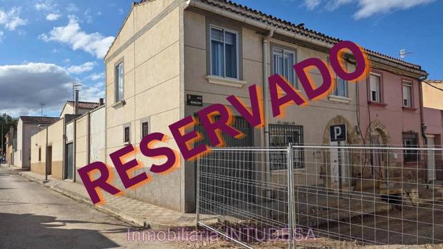 Casa-chalet en Venta en Moncayo en Lourdes