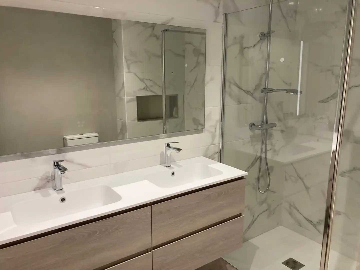 Badezimmer von Einfamilien-Reihenhaus zum Verkauf in El Palau d'Anglesola mit Heizung, Privatgarten und Terrasse