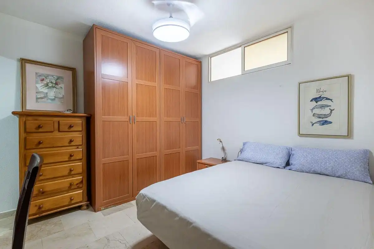 Dormitori de Pis en venda en Granada amb Aire condicionat, Calefacció i Terrassa