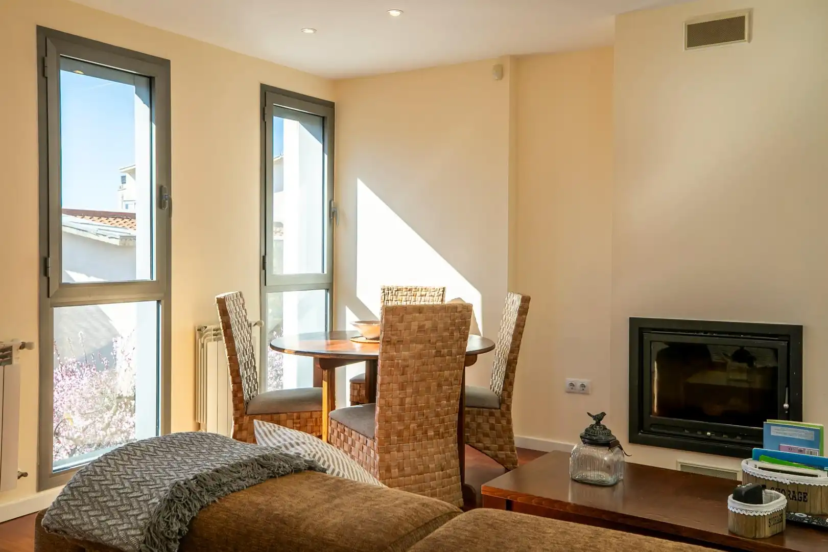 Sala de estar de Dúplex en venta en Sabiñánigo con Calefacción, Terraza y Trastero