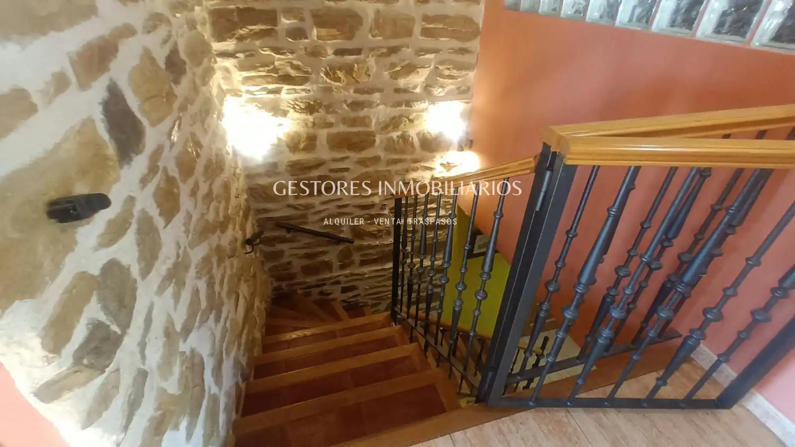 Maisonette zum Verkauf in Cocentaina mit Klimaanlage, Heizung und Terrasse