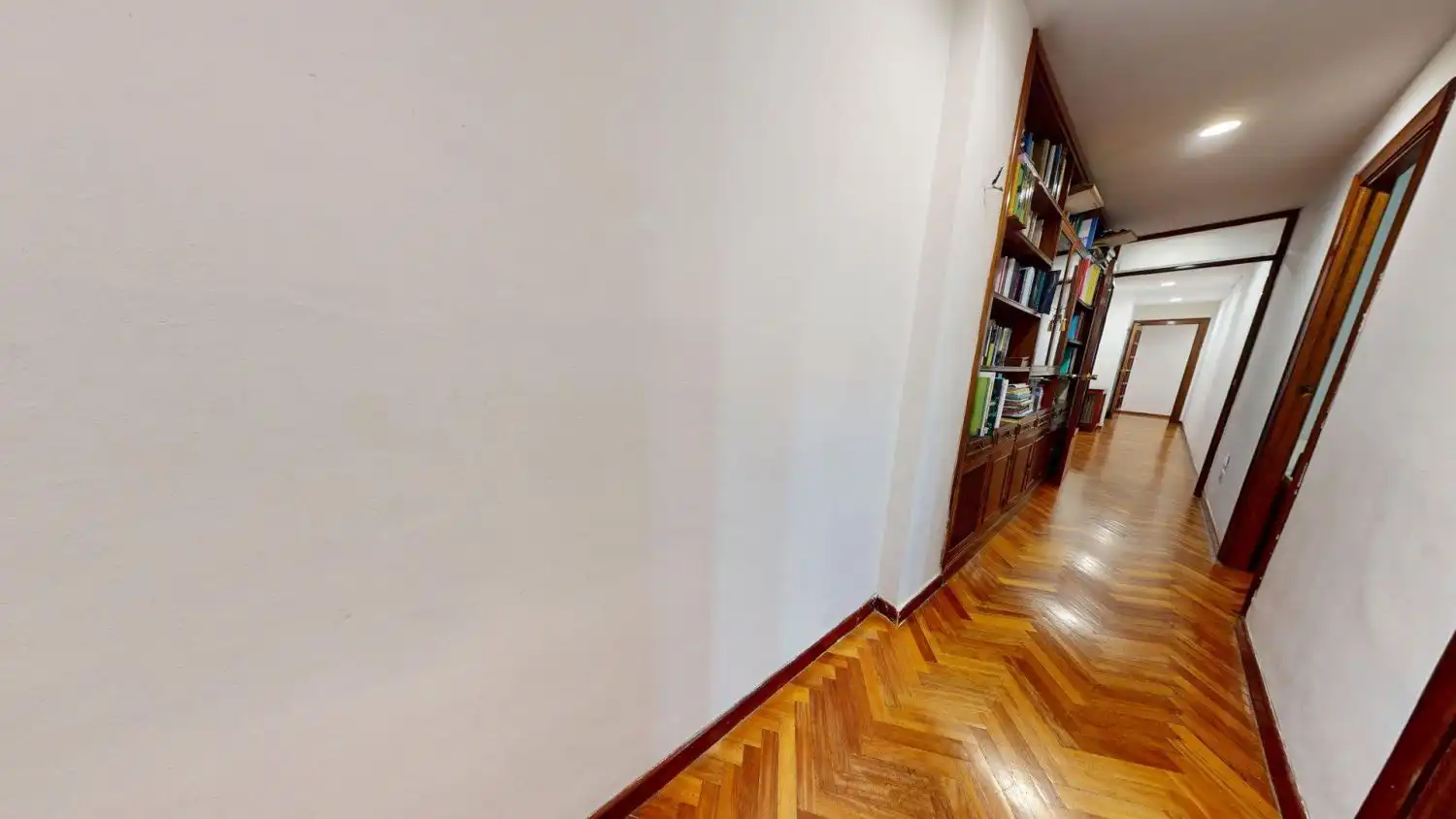 Flat for sale in Sevilla  with Air Conditioner and Terrace
