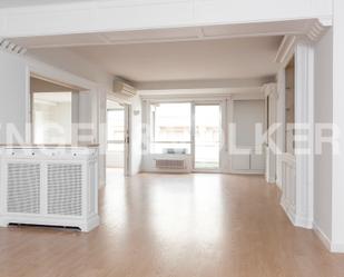 Living room of Apartment to rent in  Madrid Capital  with Air Conditioner, Heating and Parquet flooring