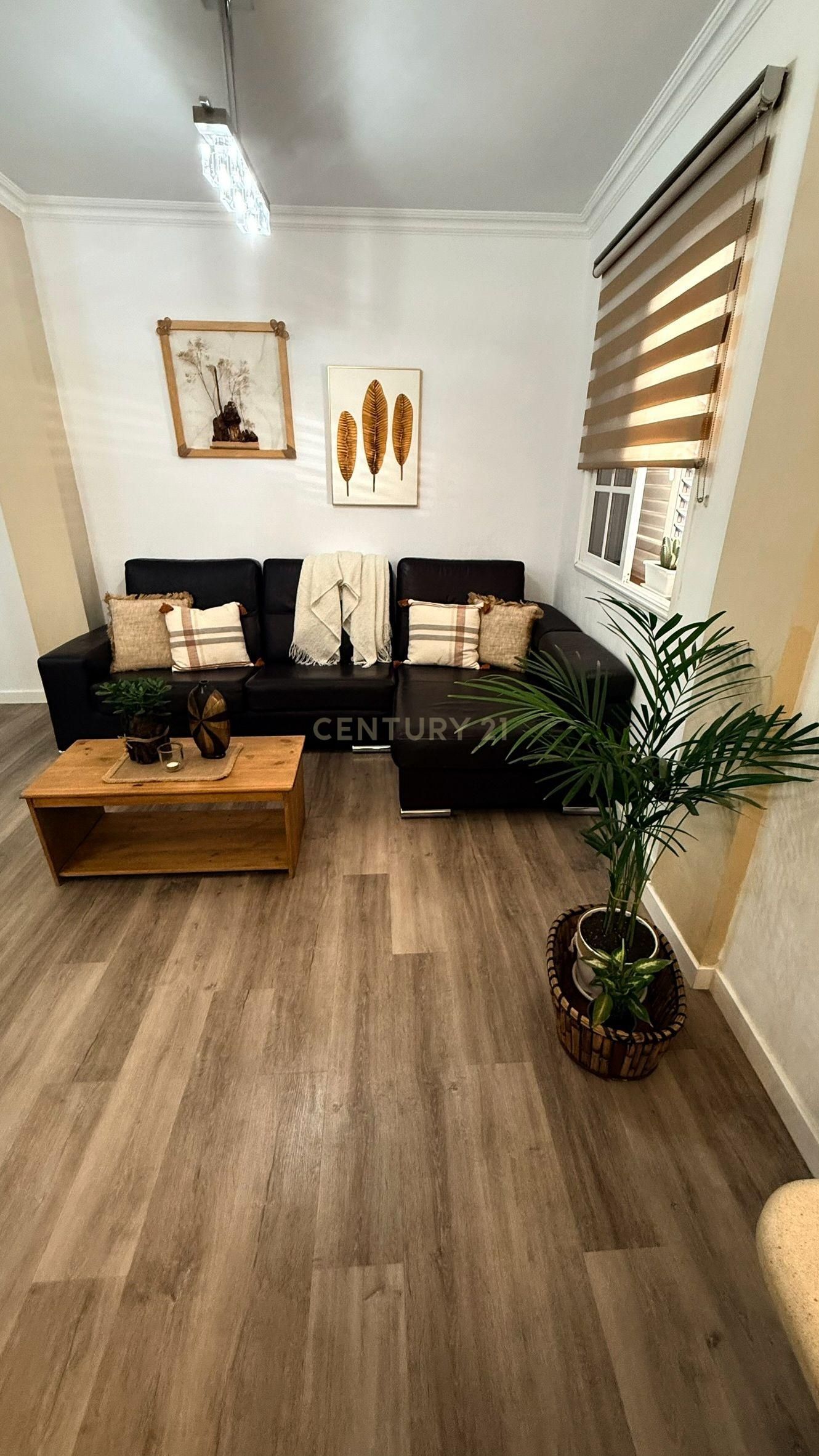 Sala d'estar de Apartament en venda en Los Realejos amb Traster, Forn i Rentadora