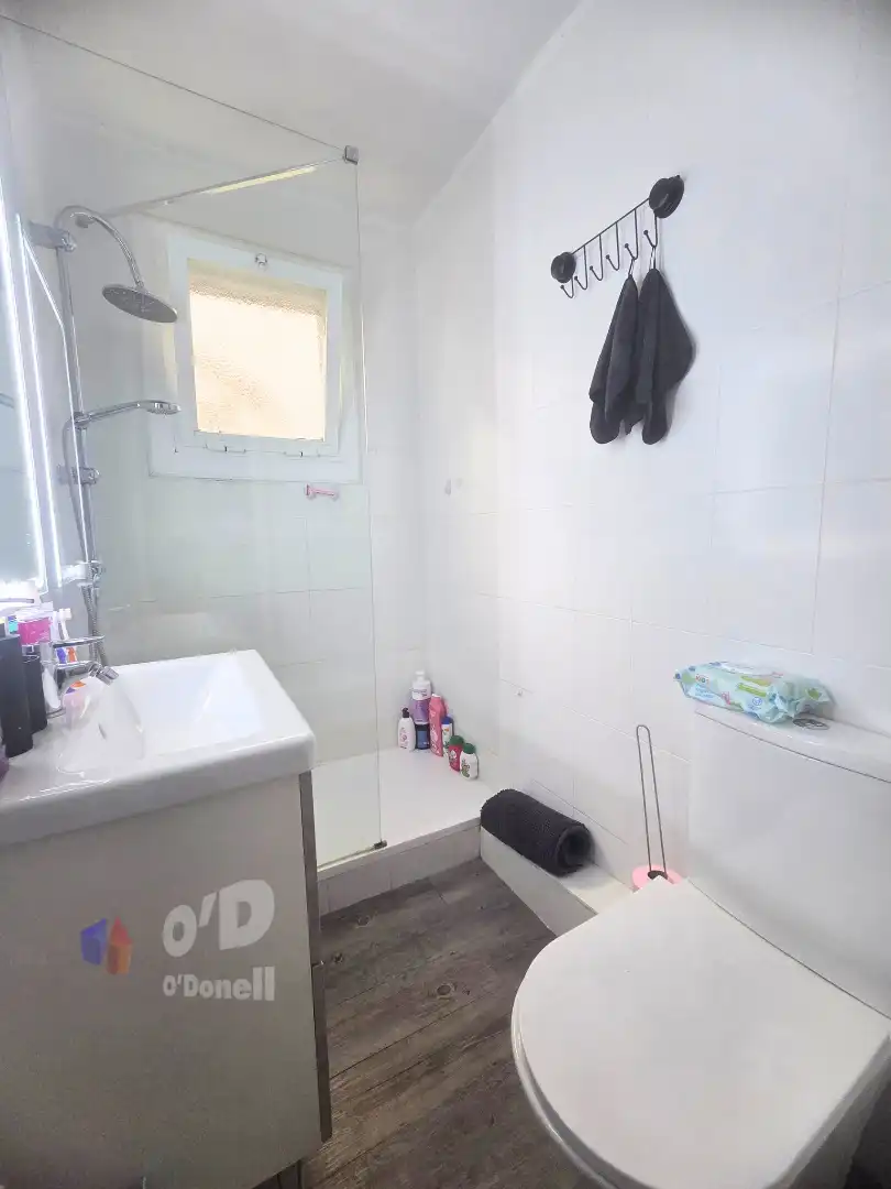 Baño de Ático en venta en Sant Boi de Llobregat con Aire acondicionado, Terraza y Horno