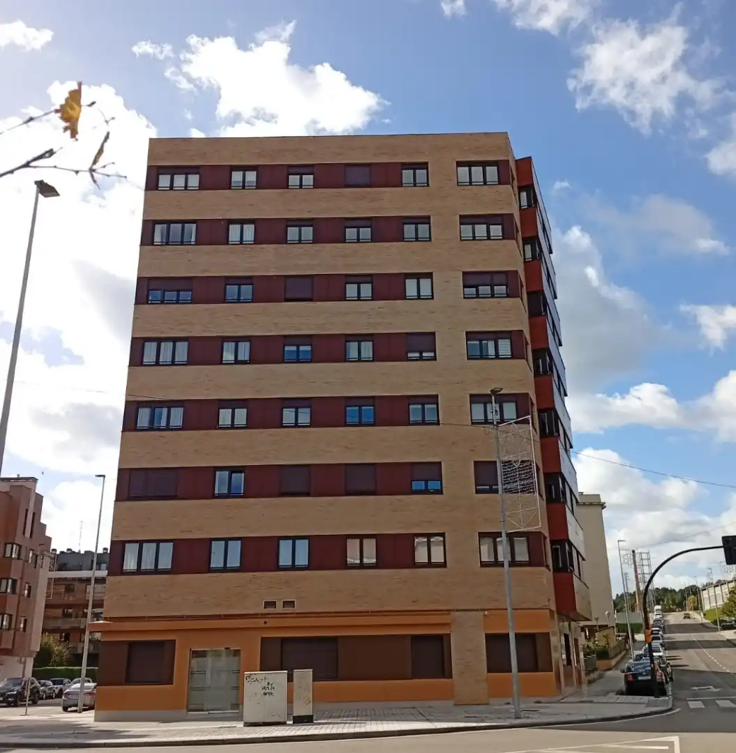 Außenansicht von Wohnungen zum Verkauf in Gijón  mit Heizung, Ofen und Waschmaschine