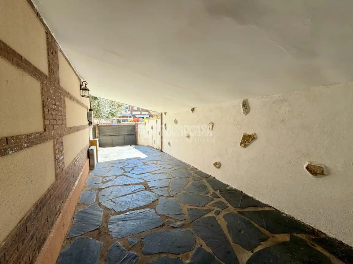 Casa adosada en venta en Villanueva de la Torre