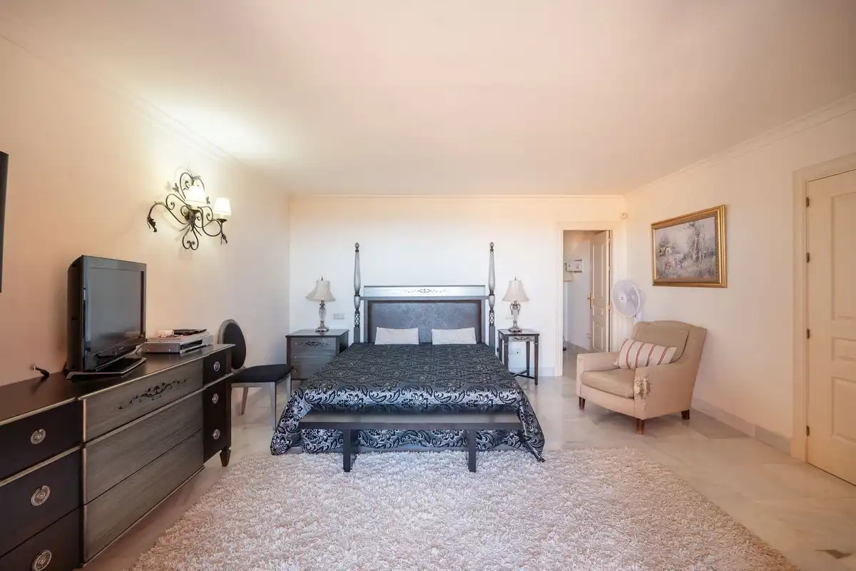 Habitación de Ático de alquiler en Estepona con Aire acondicionado, Jardín privado y Terraza