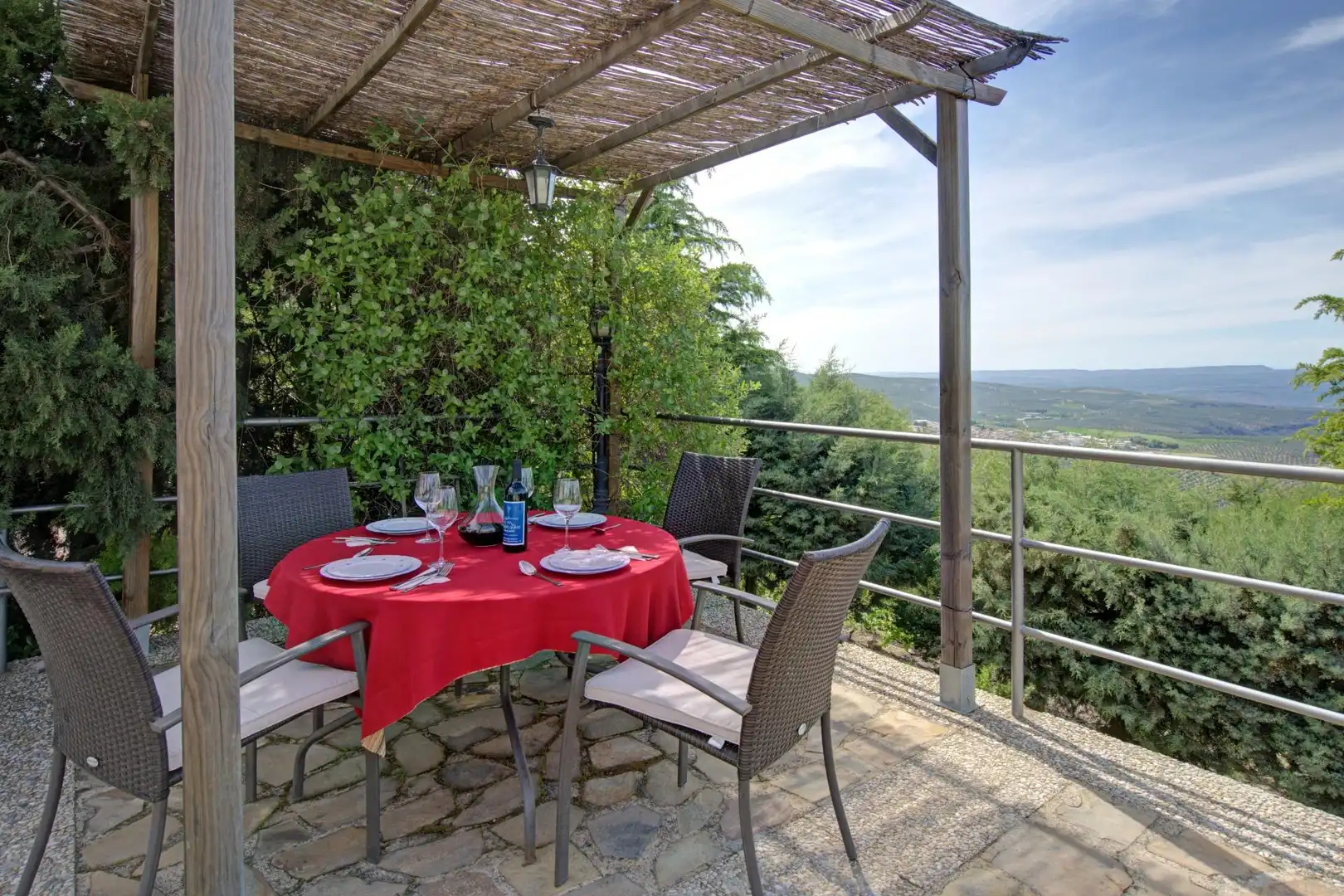 Terrassa de Casa o xalet en venda en Jaén amb Jardí privat, Terrassa i Piscina