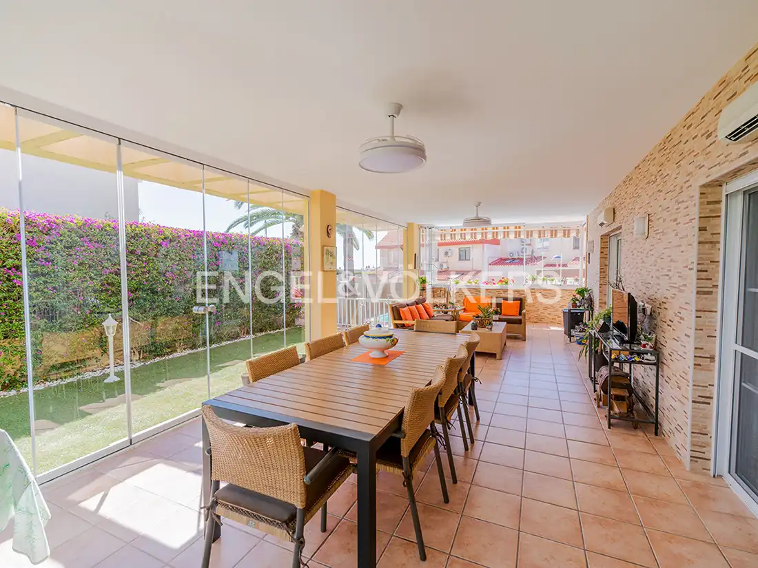 Terrassa de Casa o xalet en venda en Alicante / Alacant amb Aire condicionat, Calefacció i Jardí privat