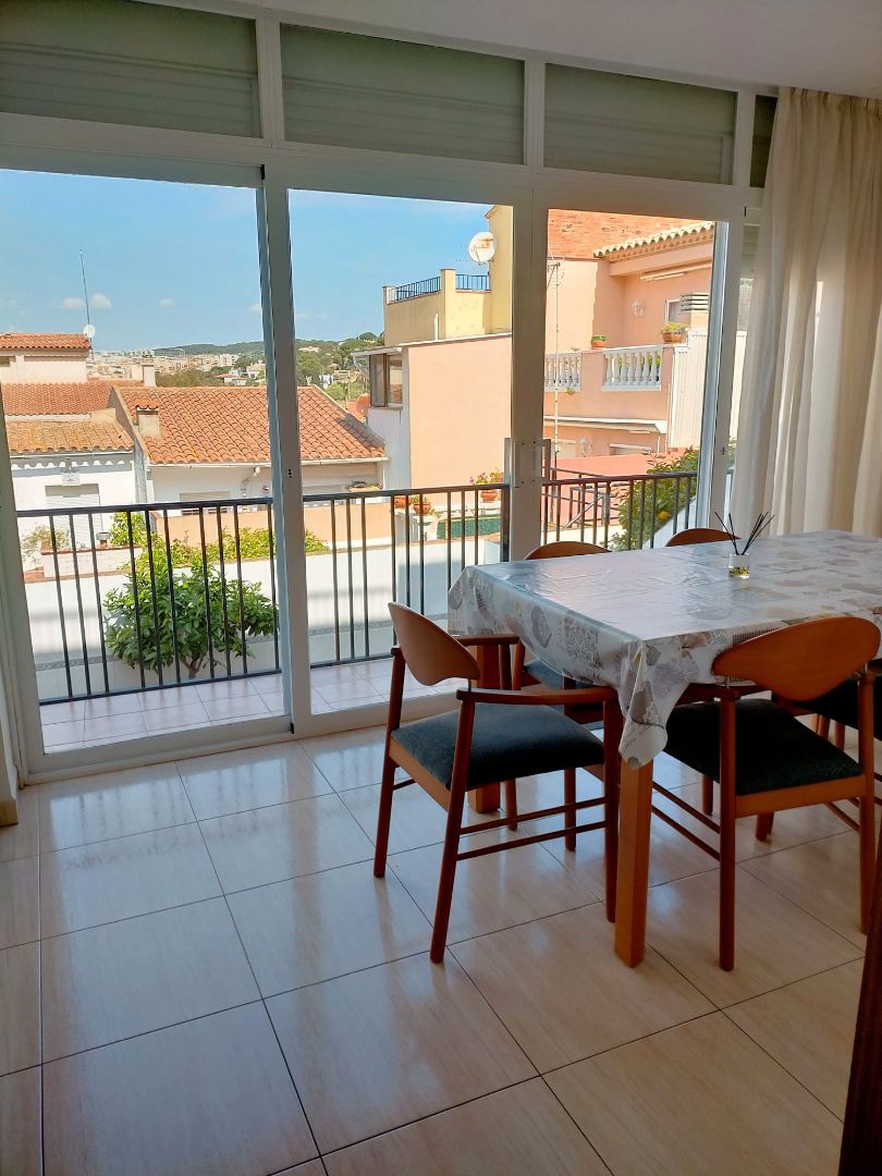 Vista exterior de Pis de lloguer en Sant Feliu de Guíxols amb Calefacció, Terrassa i Moblat