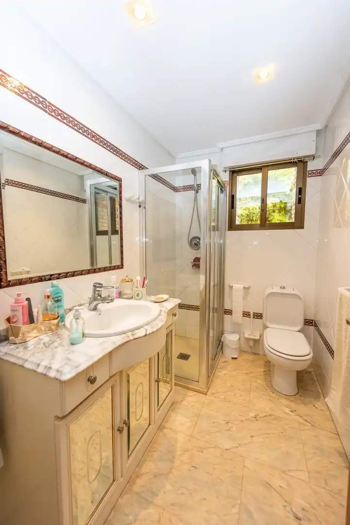 Bathroom of Houses for sale in Petrer  with Air Conditioner, Heating and Private garden