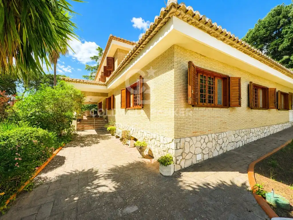 Vista exterior de Casa o xalet en venda en Torrent amb Aire condicionat, Calefacció i Jardí privat