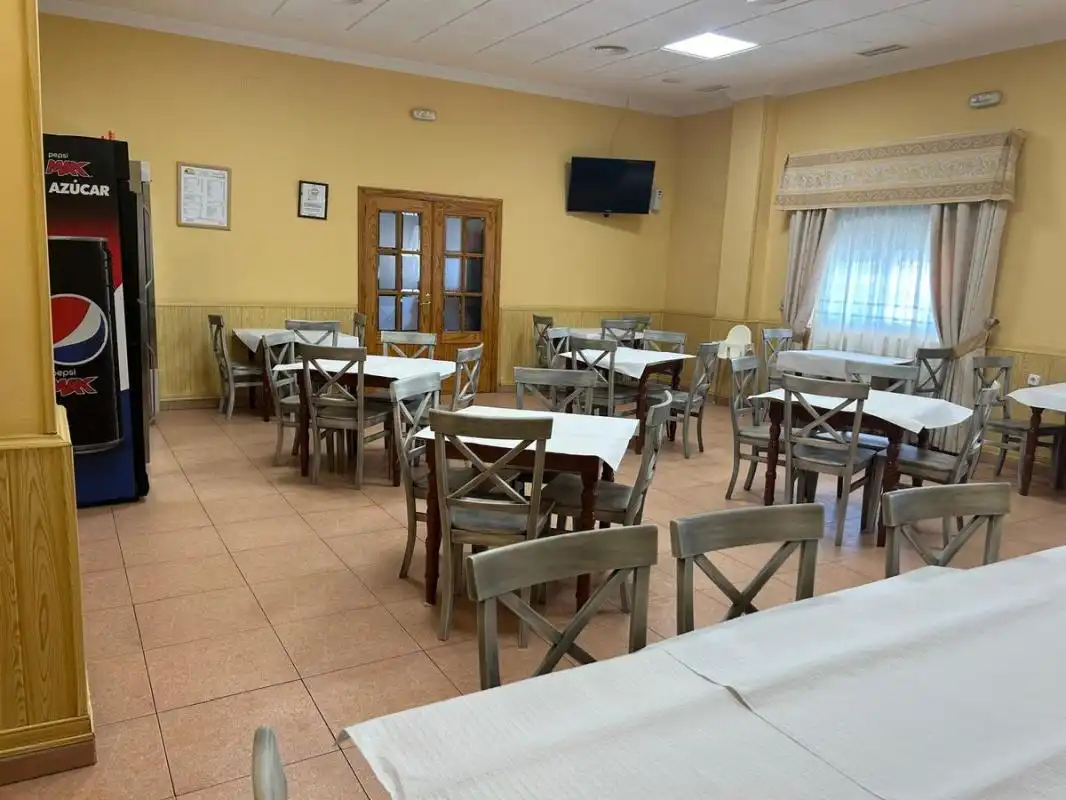 Local en venta en Navalvillar de Pela con Aire acondicionado y Calefacción