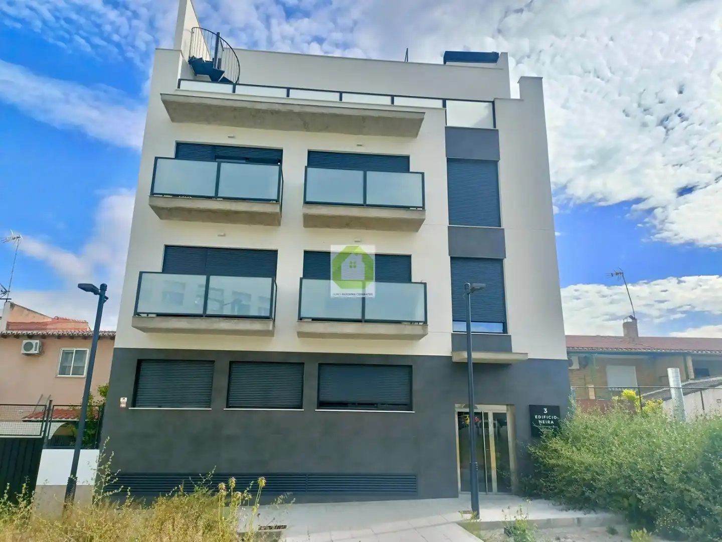 Außenansicht von Dachboden zur Miete in Armilla mit Klimaanlage, Terrasse und Abstellraum