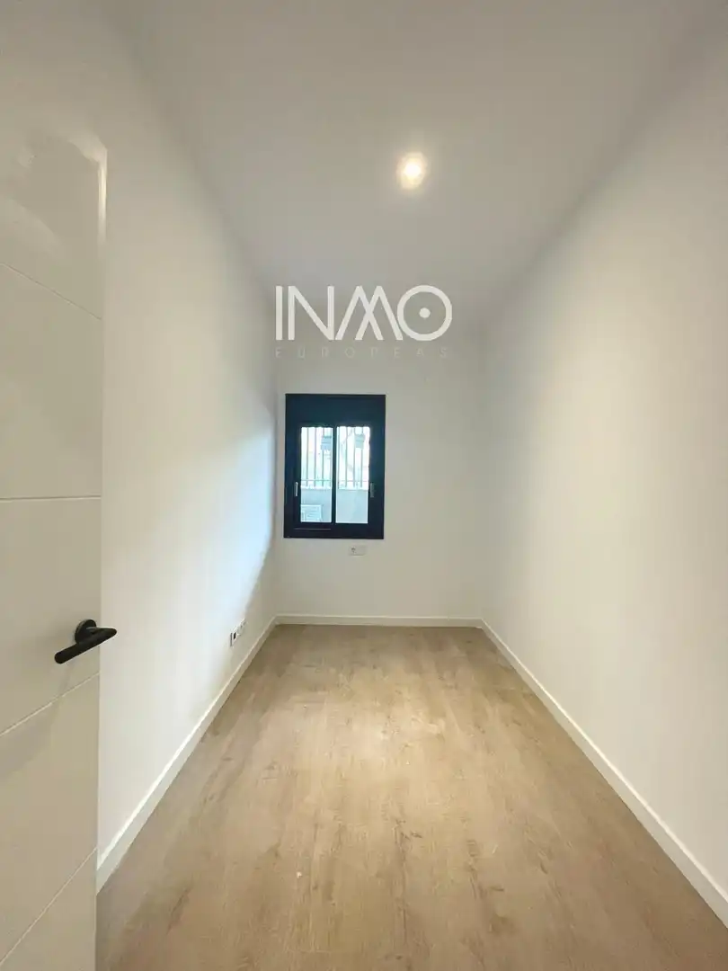 Vista exterior de Piso en venta en Rubí con Aire acondicionado y Terraza