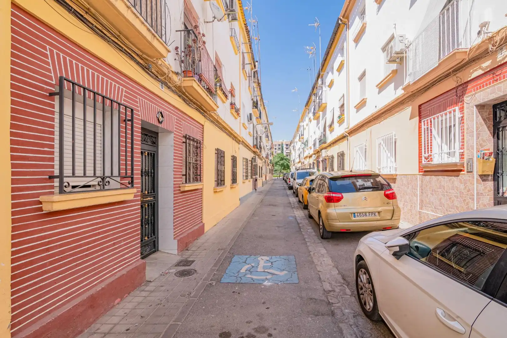 Vista exterior de Pis en venda en Granada amb Terrassa i Moblat