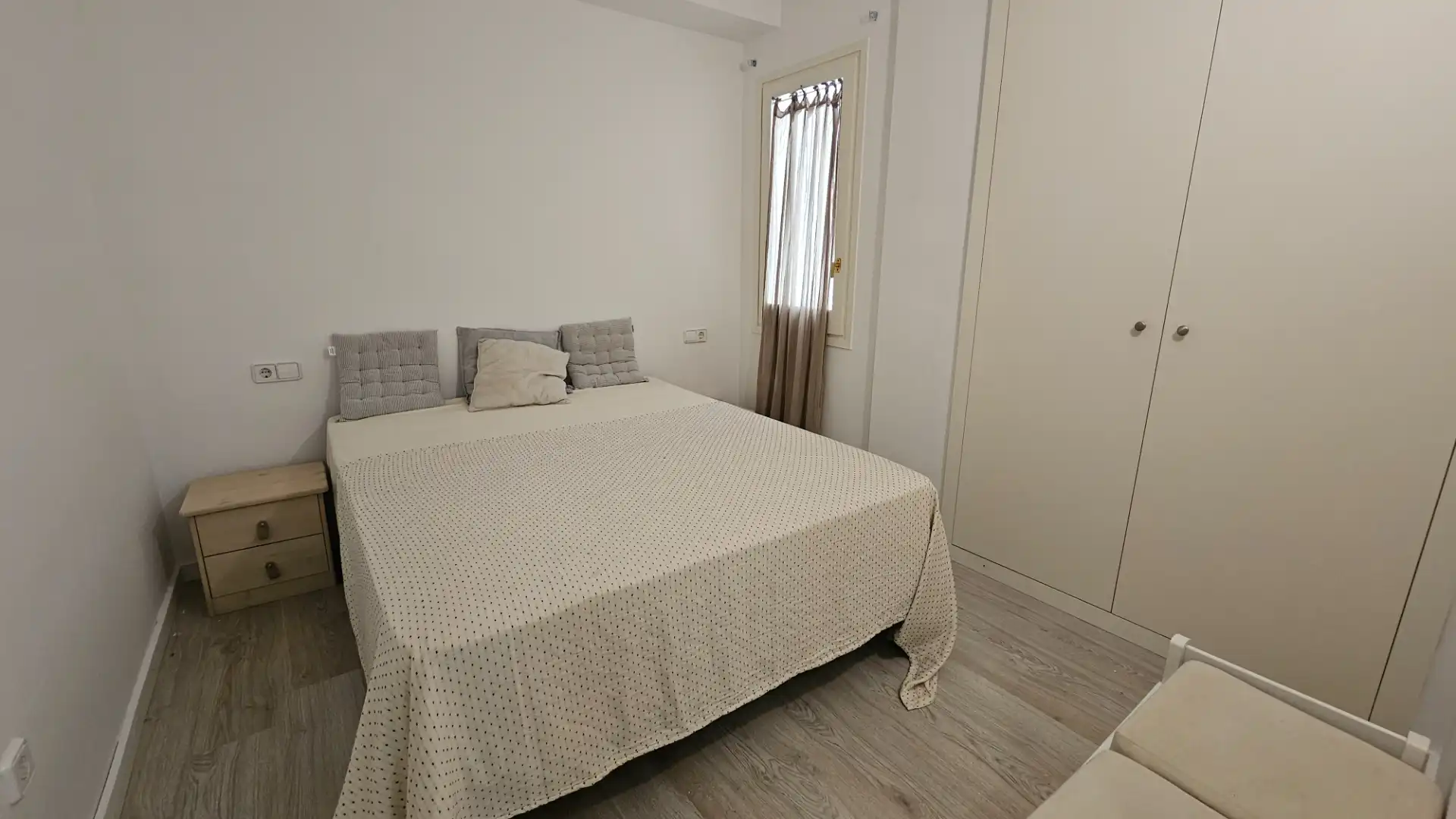 Wohnung zur Miete in Via Augusta, Llevant
