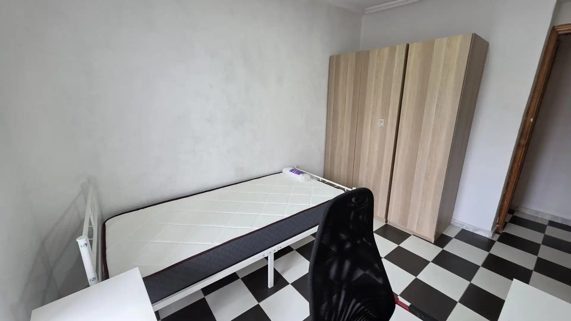 Habitación de Apartamento de alquiler en Alicante / Alacant con Aire acondicionado, Amueblado y Balcón