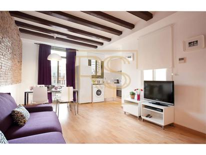 Living room of Flat to rent in  Barcelona Capital  with Air Conditioner, Heating and Parquet flooring