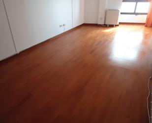 Sala d'estar de Apartament en venda en Pinto amb Calefacció, Parquet i Traster
