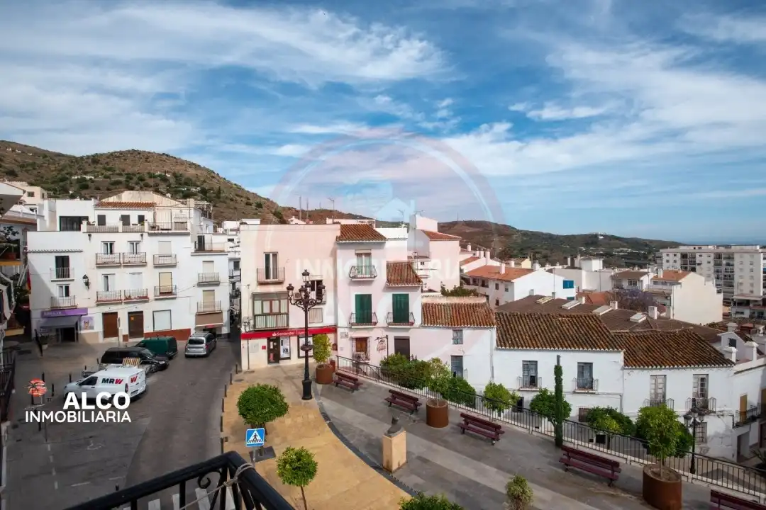 Vista exterior de Pis en venda en Torrox amb Terrassa i Balcó