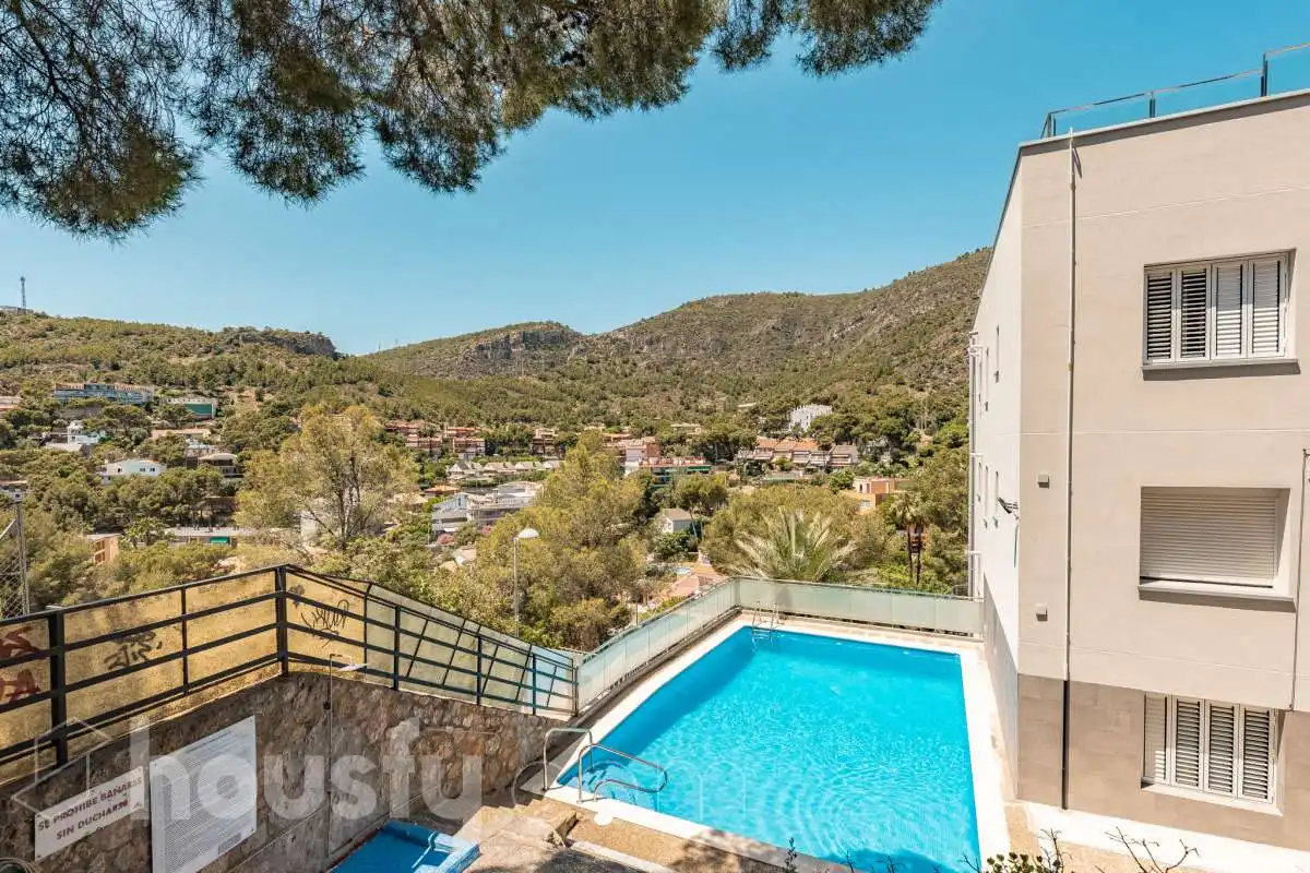 Piscina de Piso en venta en Castelldefels con Aire acondicionado, Jardín privado y Terraza