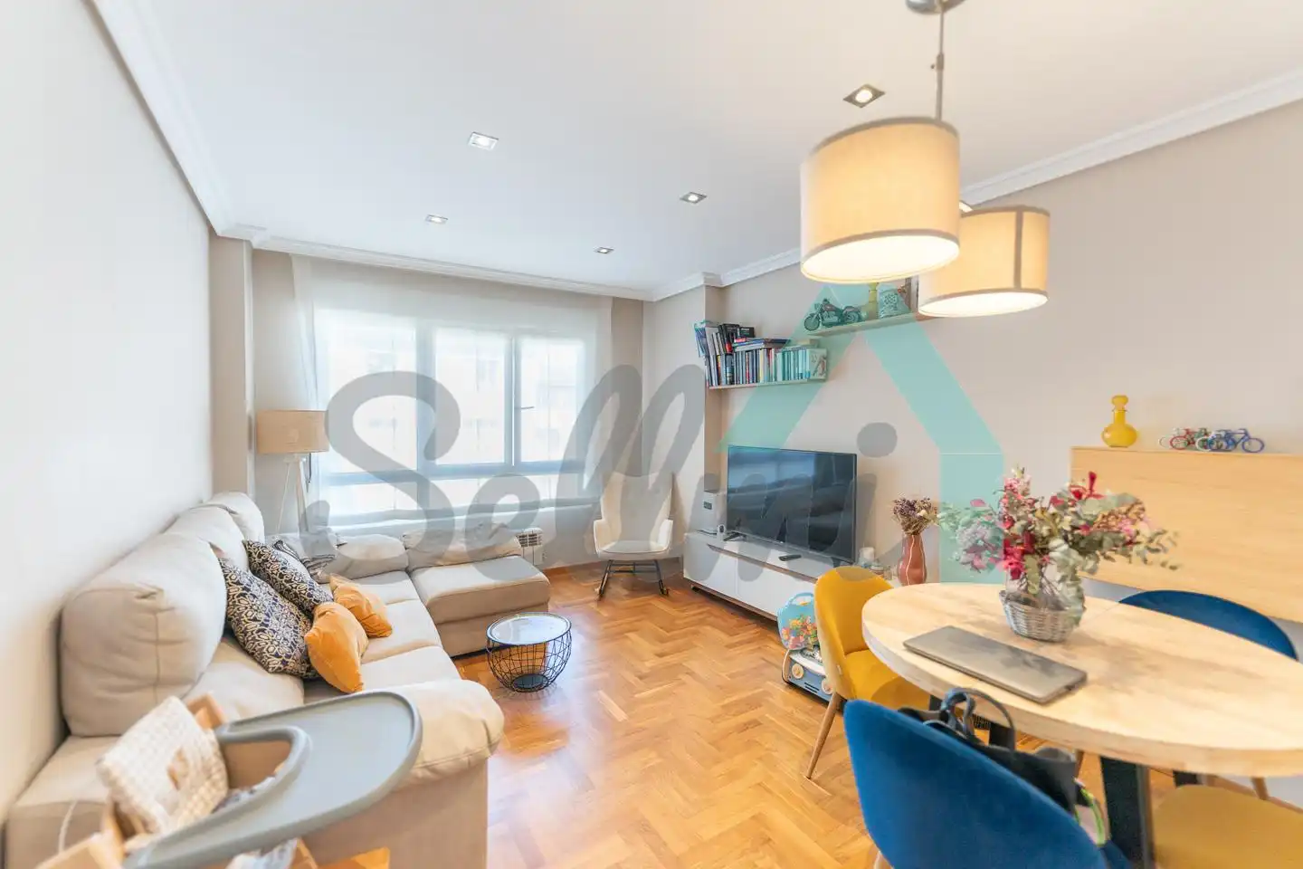 Wohnzimmer von Wohnung zum Verkauf in Oviedo  mit Heizung, Parkett und Terrasse