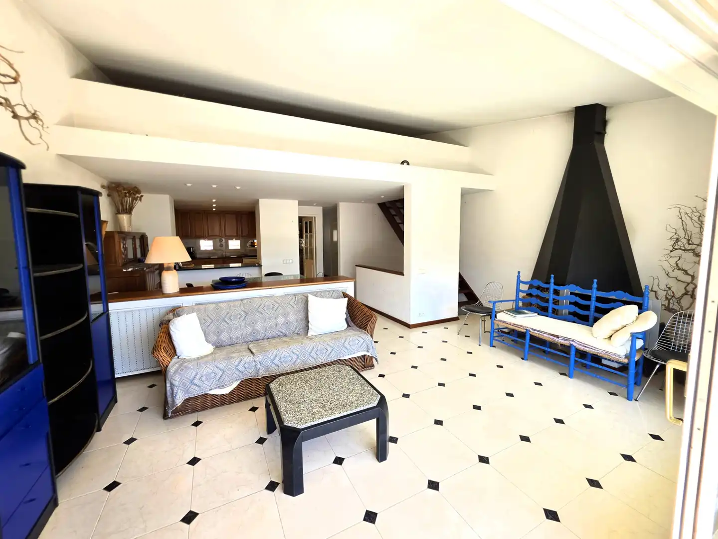 Wohnzimmer von Einfamilien-Reihenhaus zum Verkauf in Cadaqués mit Heizung und Terrasse
