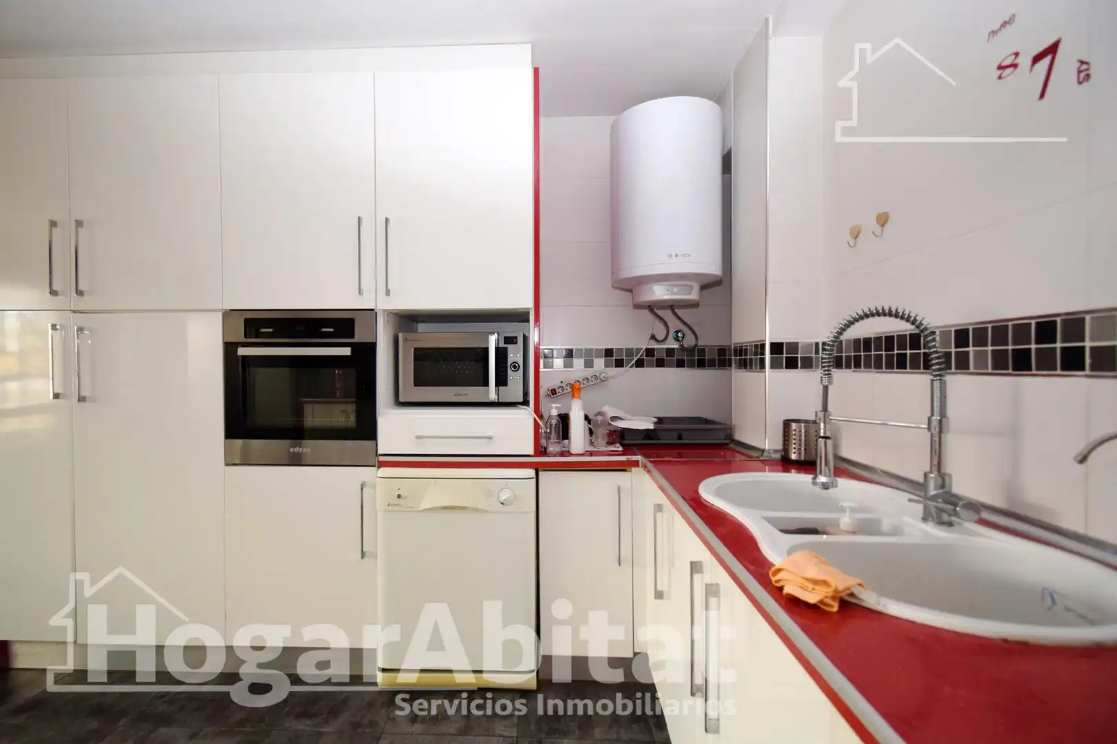Cocina de Ático en venta en Catarroja con Terraza, Trastero y Balcón