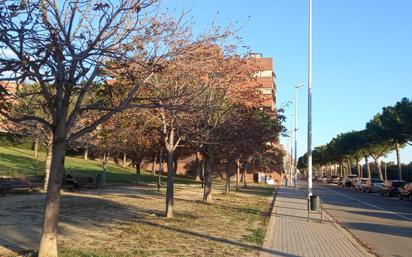 Exterior view of Flat for sale in Cornellà de Llobregat  with Terrace and Balcony