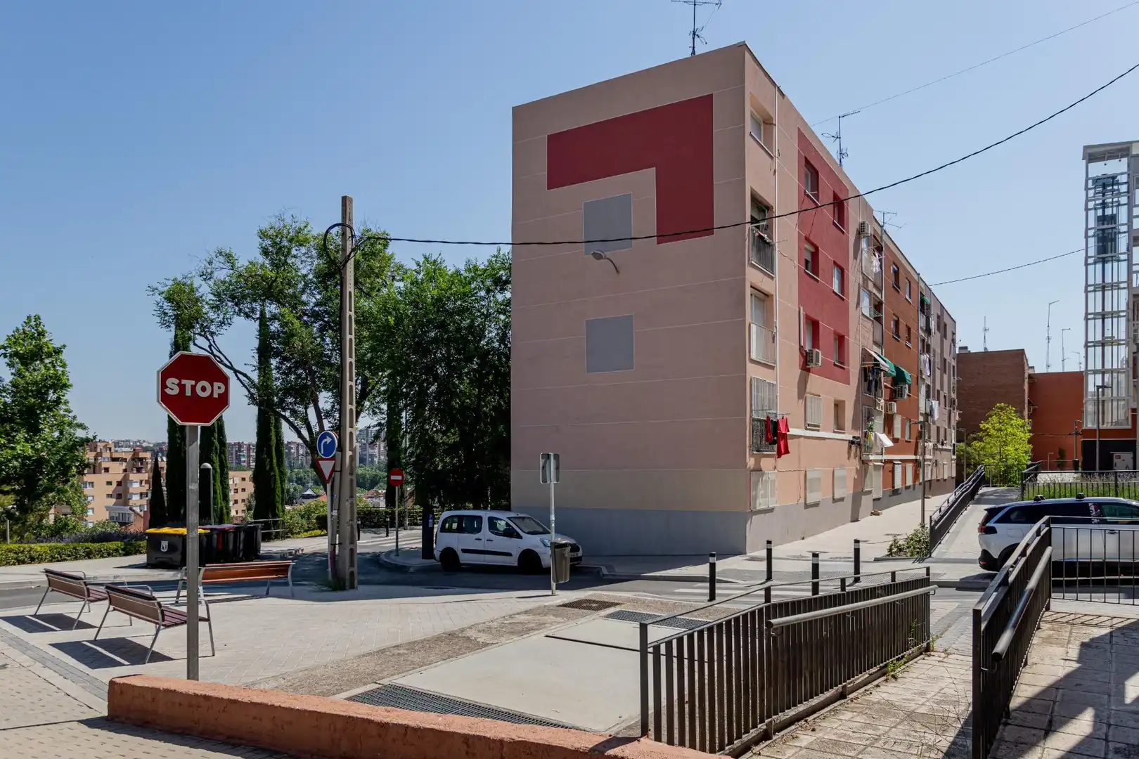 Vista exterior de Piso en venta en Madrid con Calefacción