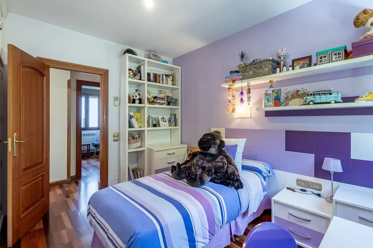 Habitación de Casa o chalet en venta en Granada con Aire acondicionado, Calefacción y Jardín privado