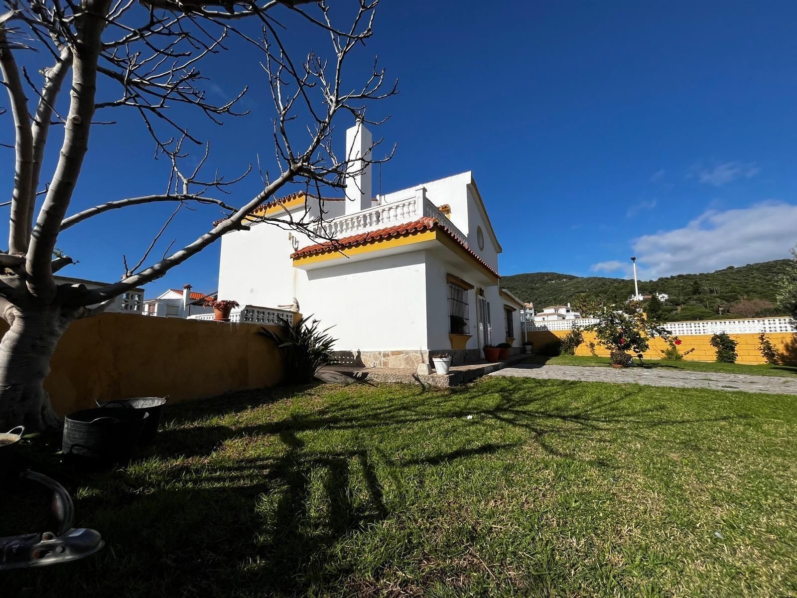Exterior view of House or chalet for sale in Algeciras  with Heating, Private garden and Terrace