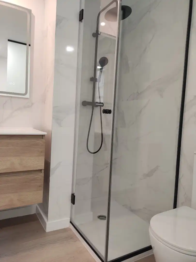 Bathroom of Flat for share in Madrid  with Heating, Furnished and Oven