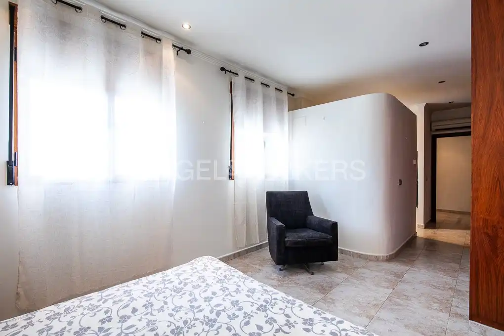 Bedroom of Flat for rent in Valencia  with Air Conditioner, Heating and Terrace