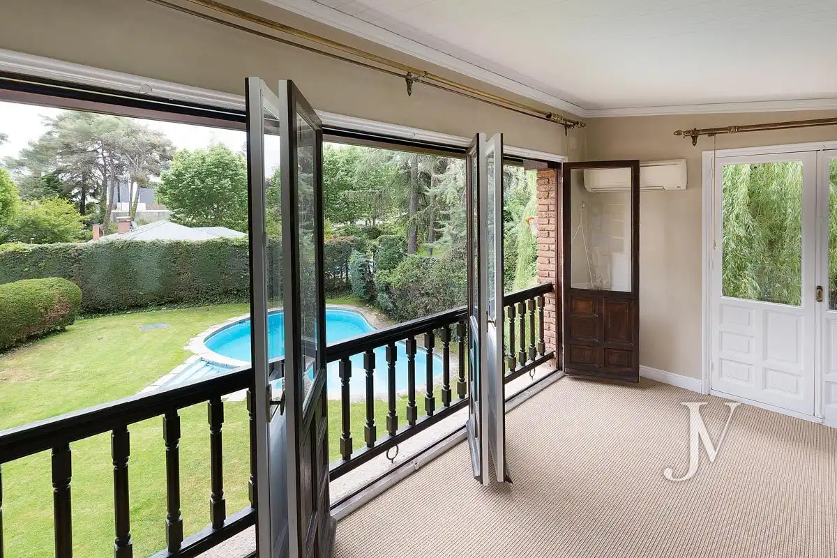 Swimming pool of Houses for rent in Madrid  with Air Conditioner, Heating and Private garden