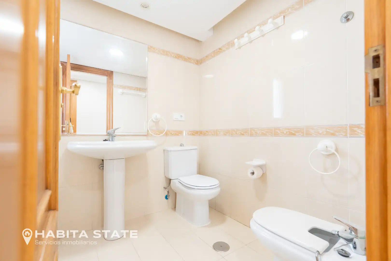 Bathroom of Flat for rent in Almería  with Air Conditioner, Heating and Terrace