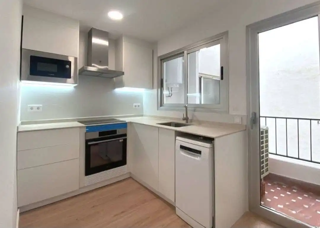 Cocina de Piso de alquiler en Valencia con Aire acondicionado, Lavadora y Balcón